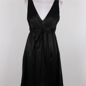 Klänning Sand silk - Klänning, Sand, svart, stl. 38, Nypris: 2799 kr