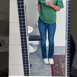 Snygga crocker-jeans  - Säljer dessa gamla crocker-jeansen i strl w26 l31 (passar mig som är en xs/s)