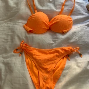 Orange bikini  - Knappt använd orange bikini , ej string 