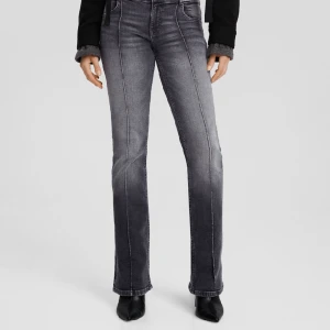 Berska jeans - Säljer dessa snygga berska jeans som trendar! Jätte bra skick och använda ca 5 ggr. Säljer då de inte passar! 