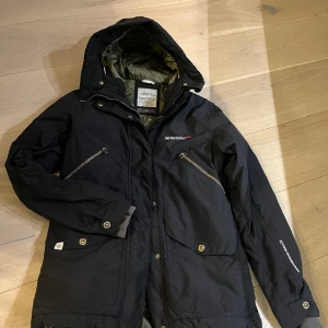 Didriksson jacka  - Svart stl 36/S mycket fint skick, använd mycket gott skick 