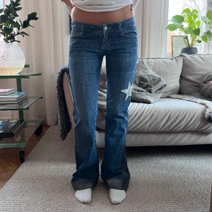 Jeans!  - Snygga jeans med cool detalj!!