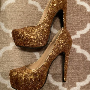 Glitter klackskor  - 200 kr 