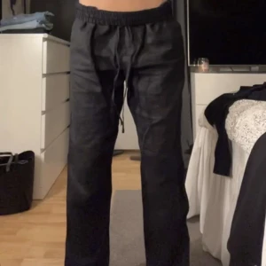 Linnebyxor  - Linnebyxor ifrån HM. I storlek S.