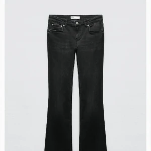 Low waist jeans - Slutsålda low waist jeans från zara, storlek 36💞💞