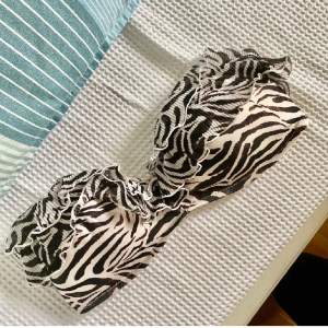 Snygg bikinitopp i zebra mönster som inte går att köpa längre!!💓