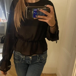 Blus bikbok - Säljer nu denna helt perfekta blus ifrån bikbok💞🤍