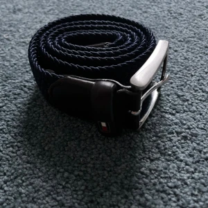 Tommy hilfiger bälte - Flätat bälte | 85 cm | Skick 10/10 | Färg navy🟦| 