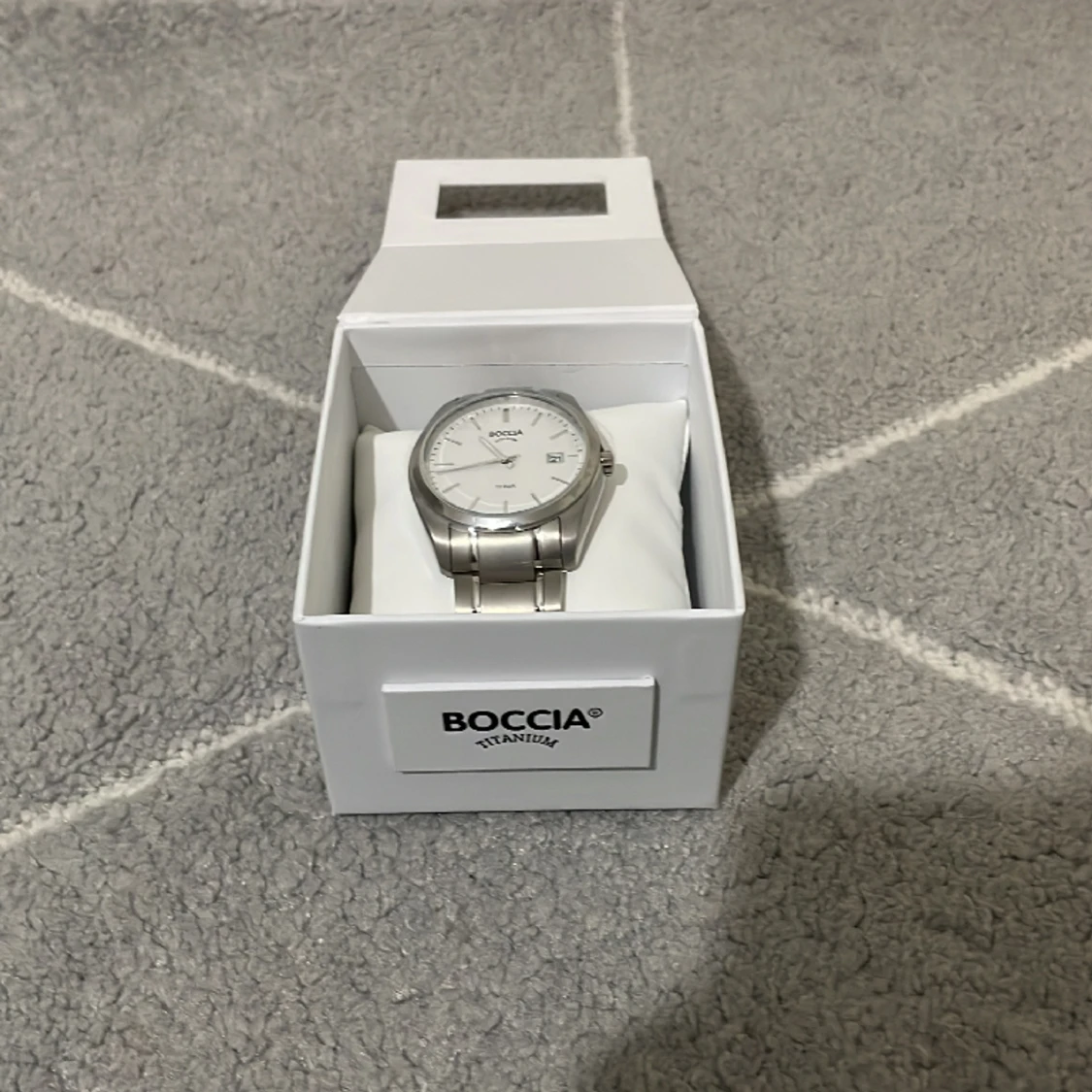 En boccia klocka jag köpte den för 2000kr men jag ska sälja den för 1000kr. Den är helt ny ingen har tat på sig den#köp nu🔥 - 90