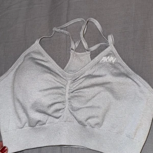 Aware topp - Grå topp från aware nutrition, mycket bra skick! 