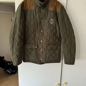 Lexington jacka - En höst jacka i bra skick, storlek X-Xl. Nypris- 1600kr