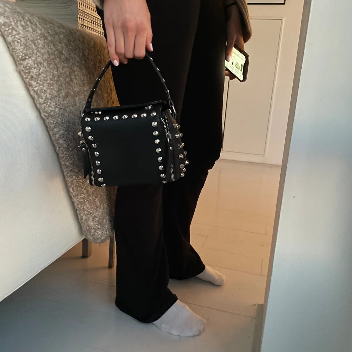 Väska med nitar - 90