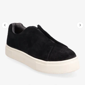 Eytys doja suede - Säljer dessa så fina skorna för att jag inte använder de. Använda max tio gånger så i väldigt bra skick. Kom privat för fler bilder och endast seriösa bud. Organial box följer med ❤️