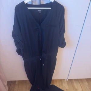 Jumpsuit  - Använder 2 gång 