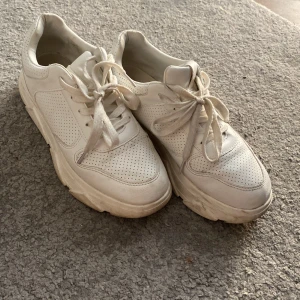 Fina skor - Väldigt sköna skor andvända typ 4-5 gånger 