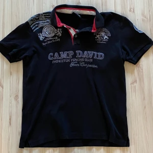 Riktigt snygg polo - Snygg polo   Står den är XL men sitter som en S-M