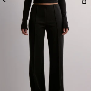 Kostymbyxa  - Aldrid använda från Nelly!