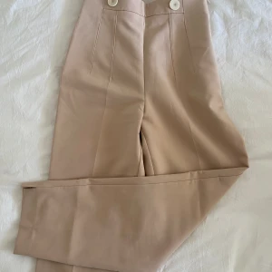 Beige byxa Zara - Fint skick!