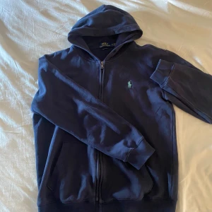Ralph lauren zip hoodie  - Säljer då den inte kommer till någon användning.  Kom DM för frågor 👍❗️