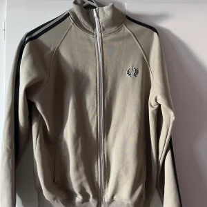 Tröja - Bara använd några gånger 