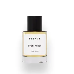Bästsäljare parfym dusty amber från essence. Använd fåtal gånger, ca 90 % kvar. 🥰