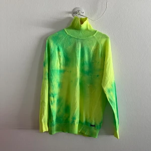 Neongrön turtleneck Threadbare - Neongrön turtleneck till sommarens rave! XL men passar L bra