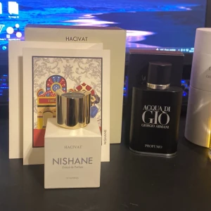 Chanel allure home sport  - Nu säljer jag eller byter mina parfymer eftersom jag är nog mer intresserad över att testa mera parfymer. Jag har som sagt inte stress att bli av med parfymerna.  Aqua di gio profumo (discad) 70/75 ml (Såld)