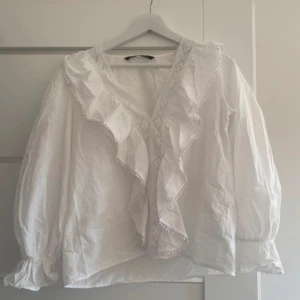 blus från zara - super fin blus från zara, storlek XS, ny skick