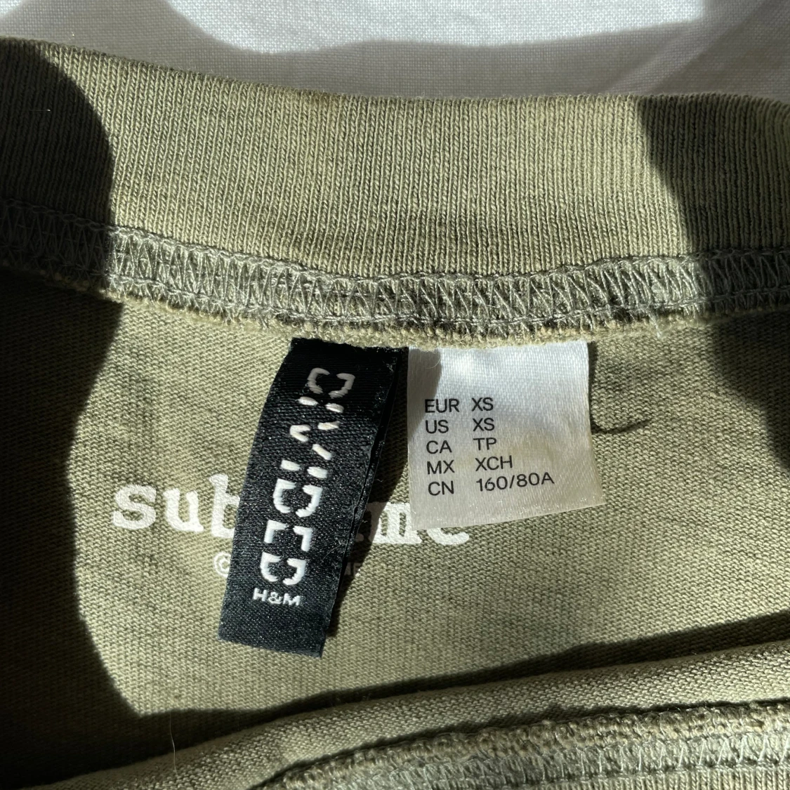 Grön t-shirt med tryck  - 91