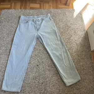 sweetSktbs Jeans - Baggy skate jeans i stop skick  