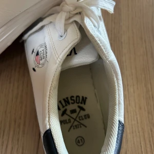 Sneakers  - Herr sneakers i väldigt bra skick.