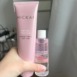 Hickap hudvård  - Body scrub och makeup remover. Båda är nya och oanvända 
