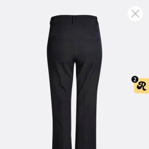 bikbok kostymbyxor  - bikboks ”Vilma” kostymbyxor med medelhög midja🩷