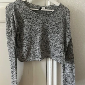 Tröja - Tröja med öppen rygg i storlek xs