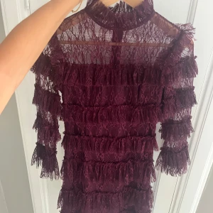 Klänning från By Malina - Jättefin klänning från By Malina i strl xs. Använd en gång🩷