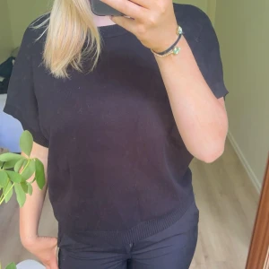 Tröja  - Säljer denna super fina tröja, används några gånger💕nypris 399kr