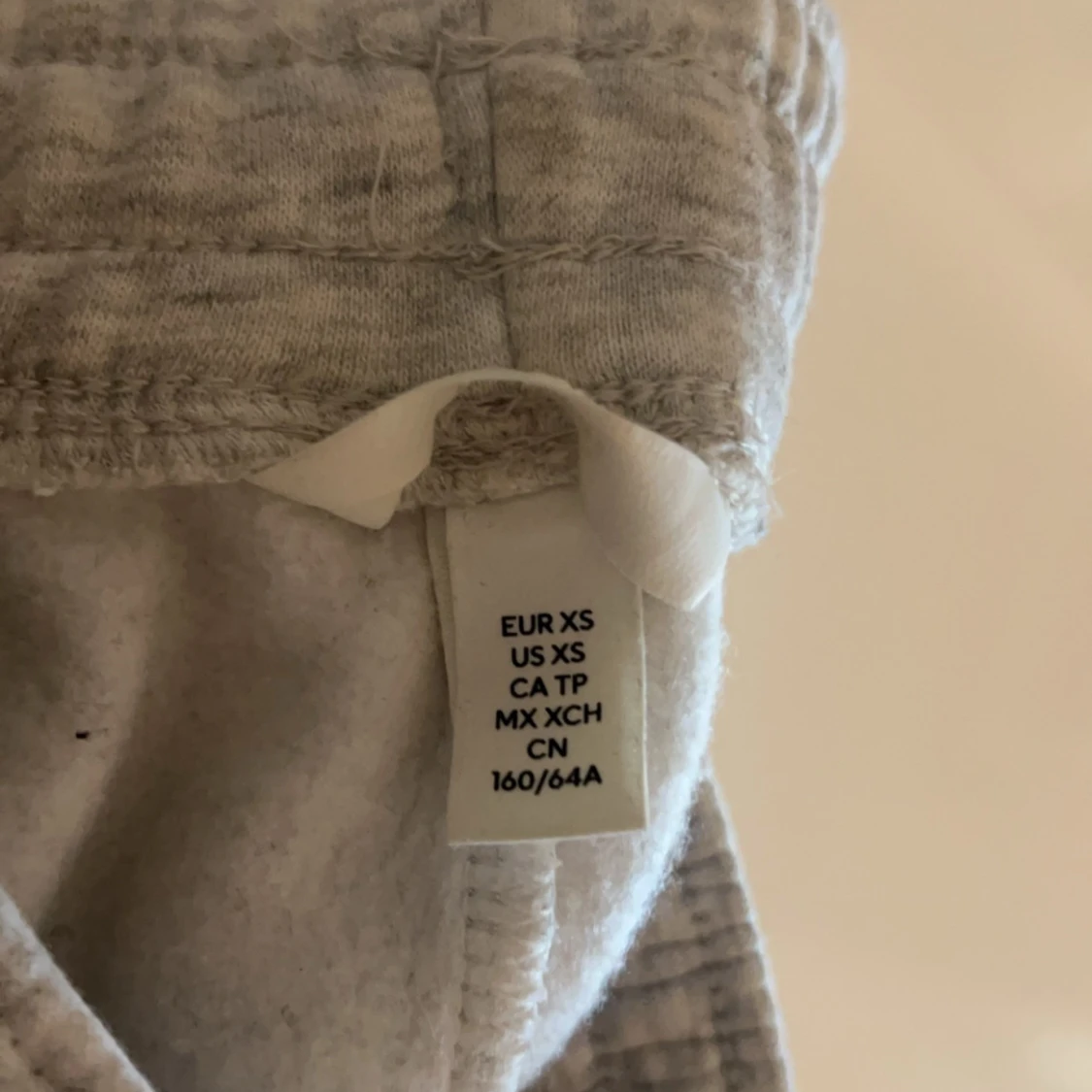 Gråa mjukisbyxor - 90