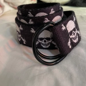 Skelett skärp! - Ascoolt skärp med skelett på! Använd några gånger 