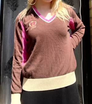 Tunn Collegetröja - Tröja från Daily Sports, storlek L, sitter som M på mig. 