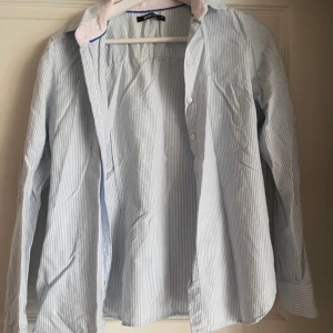 Skjorta  - Från ginatricot. I superfint skick.