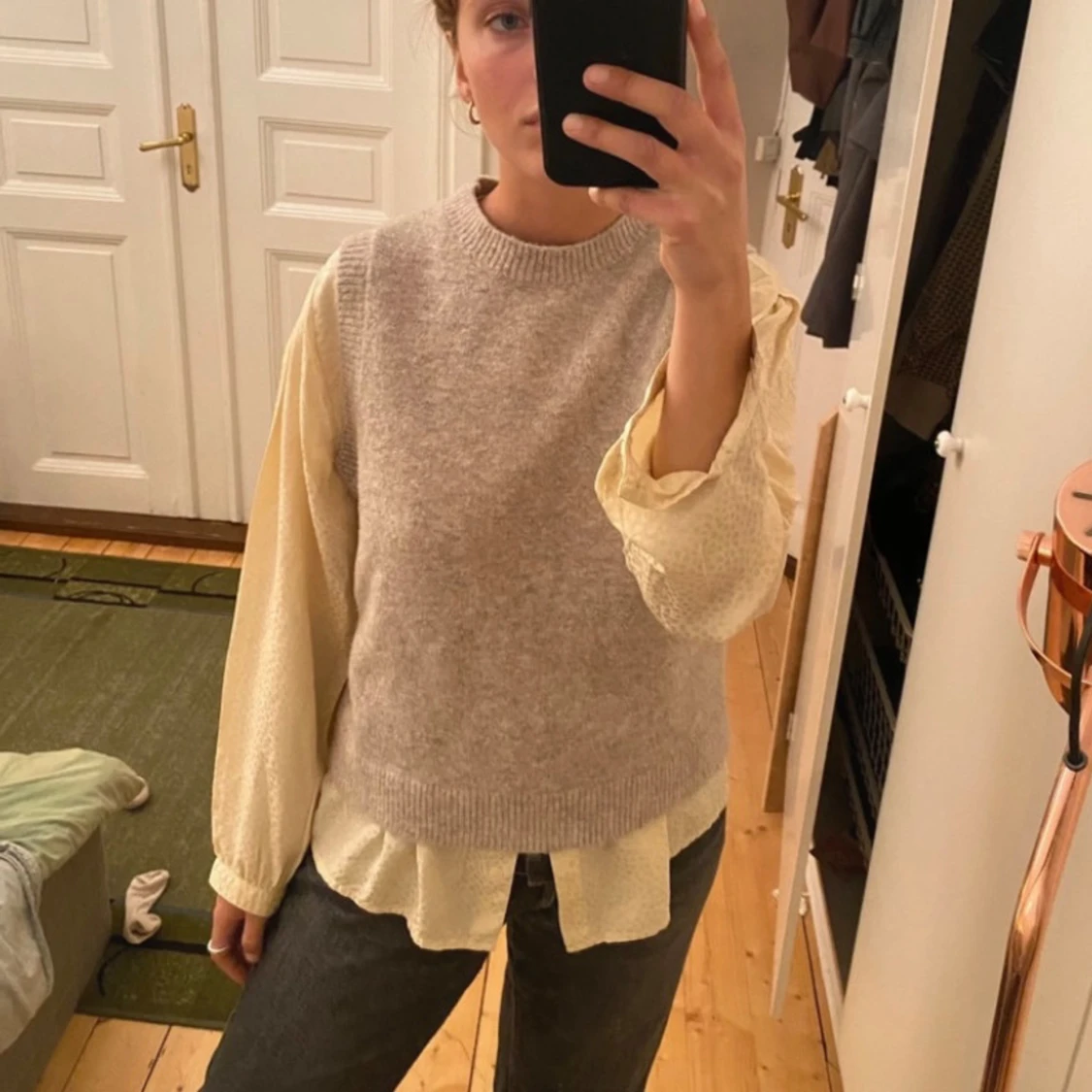 Stickad beige väst  - 92