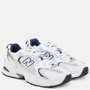 New Balance skor 530 - nyskick - Säljer mina ganska oanvända New balance 530. Ger dem en rejäl tvätt innan jag skickar, (även om dem e väldigt clean)  Nypris: 1399kr Säljer jättebilligt men priset går att diskuteras vid snabb affär🤍