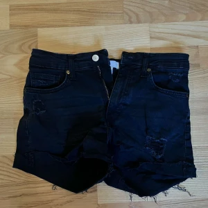 Korta byxor - Knappt använd