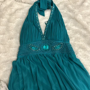 Persian green klänning  - Öppen rygg