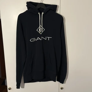 Gant Hoodie L - - Gant Hoodie Storlek L - Skick 8/10