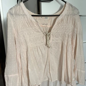 Odd Molly blus - Ljus rosa Odd Molly. Använd men i god skick. Storlek 0.