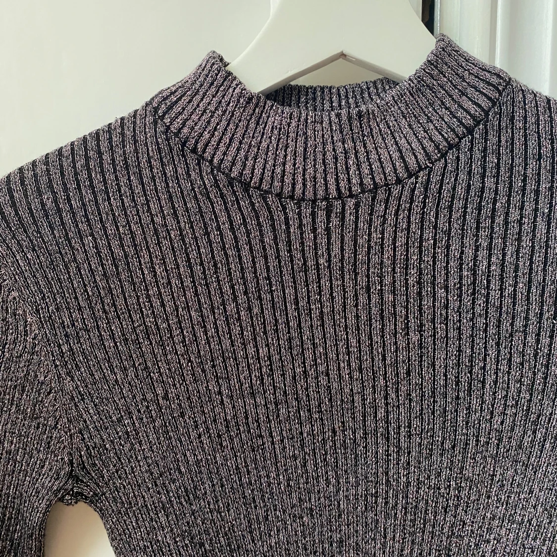 Glittrig tröja  - 91