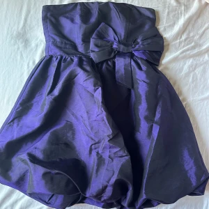 Puffig klänning - Bra skick 💜M men passar även S