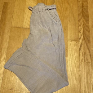 Linnebyxa för barn - Jätte fina linnebyxor för 9/10åring nyskick knappt använd💕