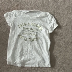 zadig t-shirt - använd ca 4 gånger är i jätte bra skick 
